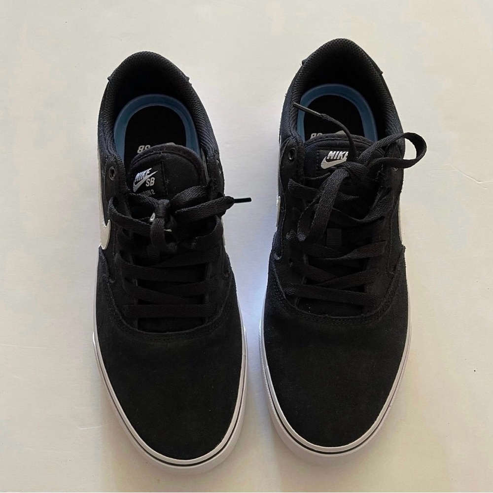 Nike Black and White Lace-up Unisex Sneakers